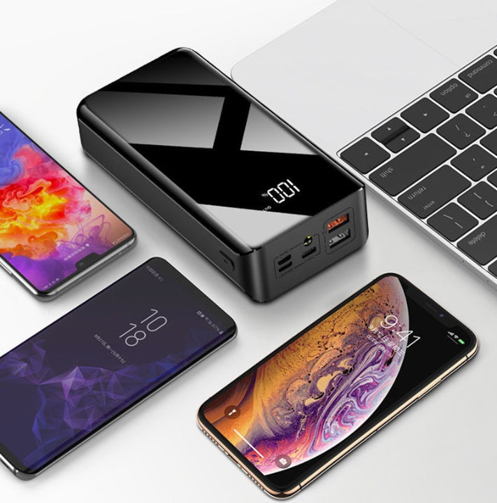Powerbank 30000mAh med LCD Display – Hög Kapacitet & Universell Kompatibilitet